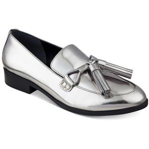 Marc Fisher Envy2 Metallic Silver Pewter Faux Leather Tassel Loafers - 7.5